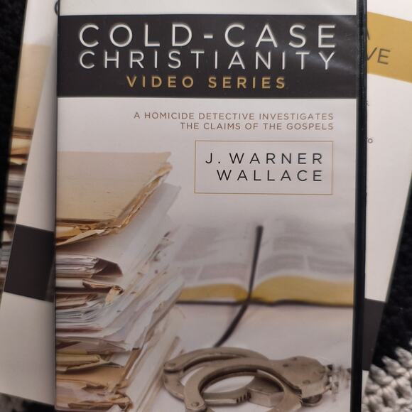 Cold Case Christianity Set by J Warner Wallace - Picture 6 of 7